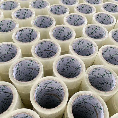 Un bon prix. Tape adhésive transparente BOPP de haute qualité de haute puissance d'adhérence pour carton en ligne