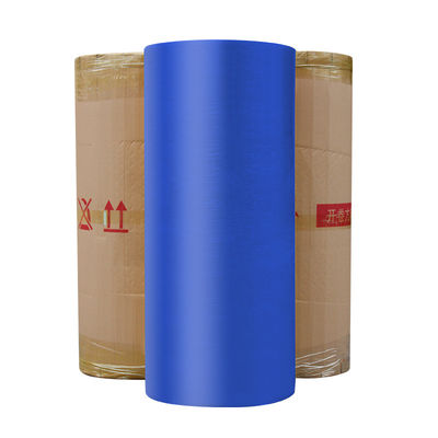 Un bon prix. Le rouleau jumbo coloré imperméable à l'eau rencontre la production de masse et le processus en ligne