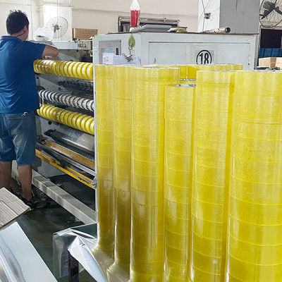 Fabrication en usine Tape d'emballage en plastique Bopp pour scellé Carton autoadhésif