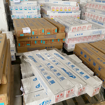 Un bon prix. Film de lamination à froid sans fond personnalisable avec plusieurs spécifications en ligne