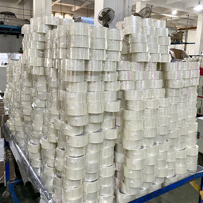 Un bon prix. Ruban d'emballage BOPP/OPP transparent auto-adhésif Bopp Personnalisé en usine en ligne