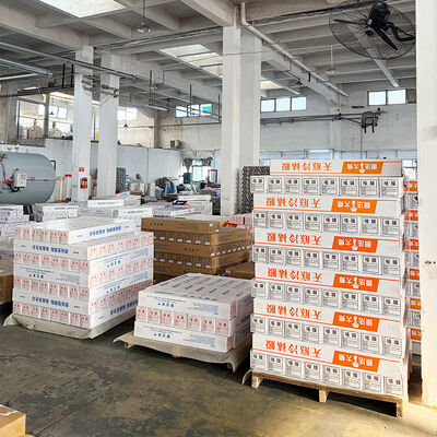 Un bon prix. 1.26*202M Film de stratification à froid sans fond résistant à haute température à haute viscosité en ligne